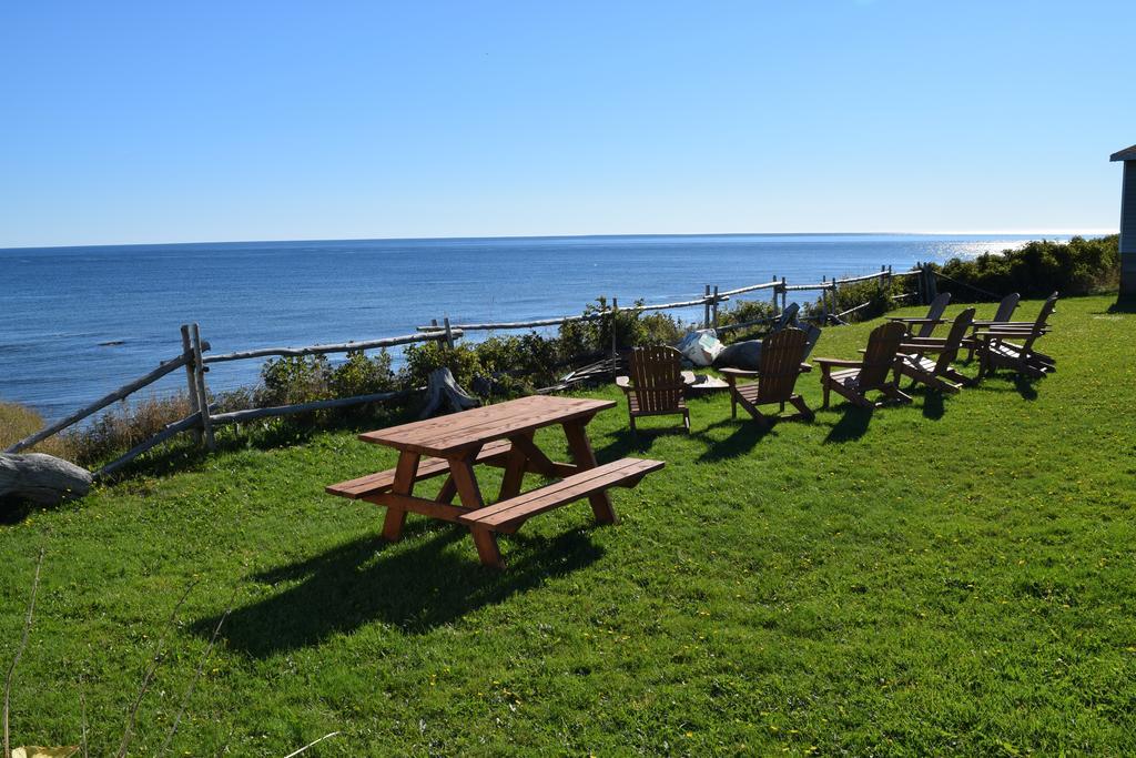 Les Cabines Sur Mer Cap-des-Rosiers Bagian luar foto